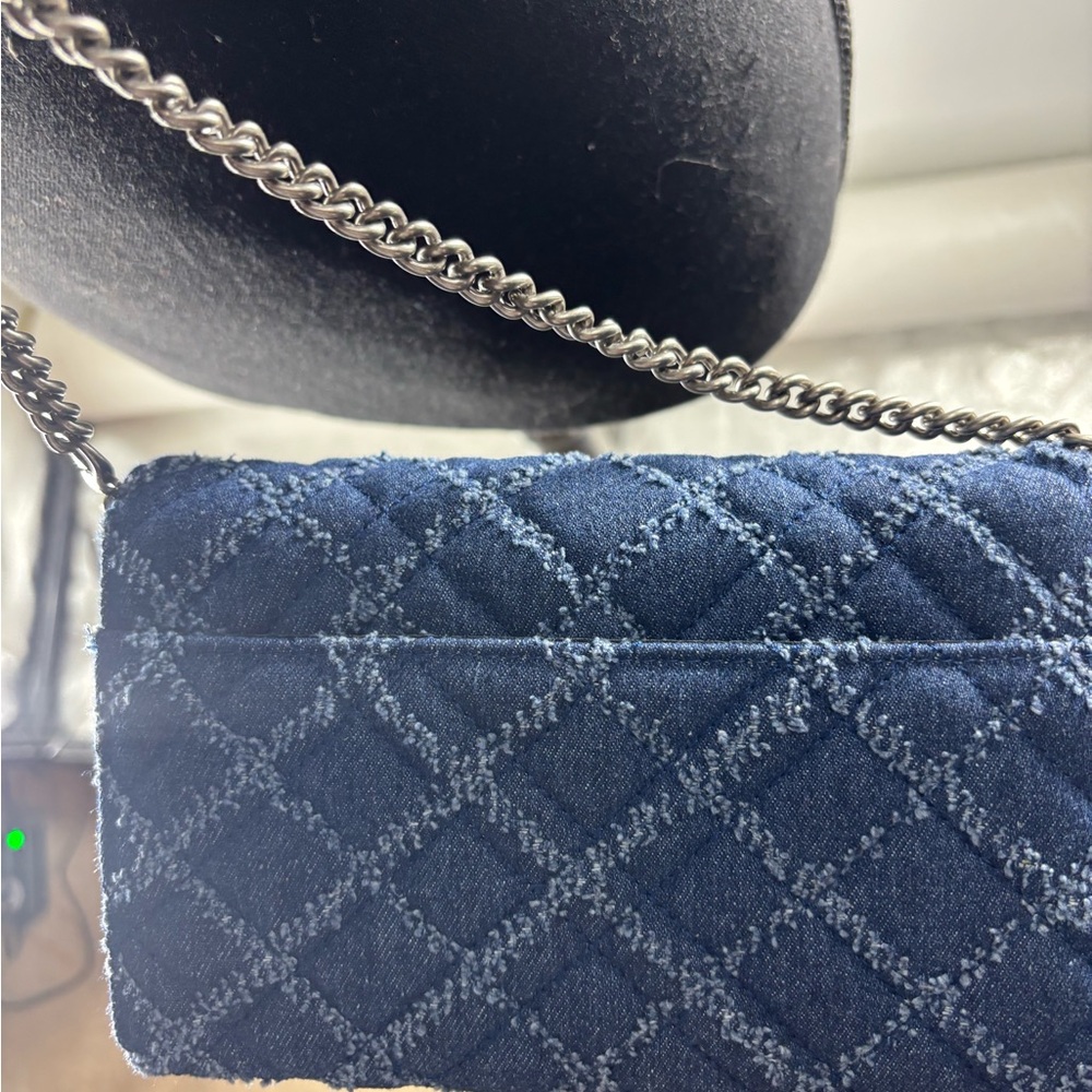 Kurt Geiger Navy Quilted Crossbody Bag - Picture 4 of 7